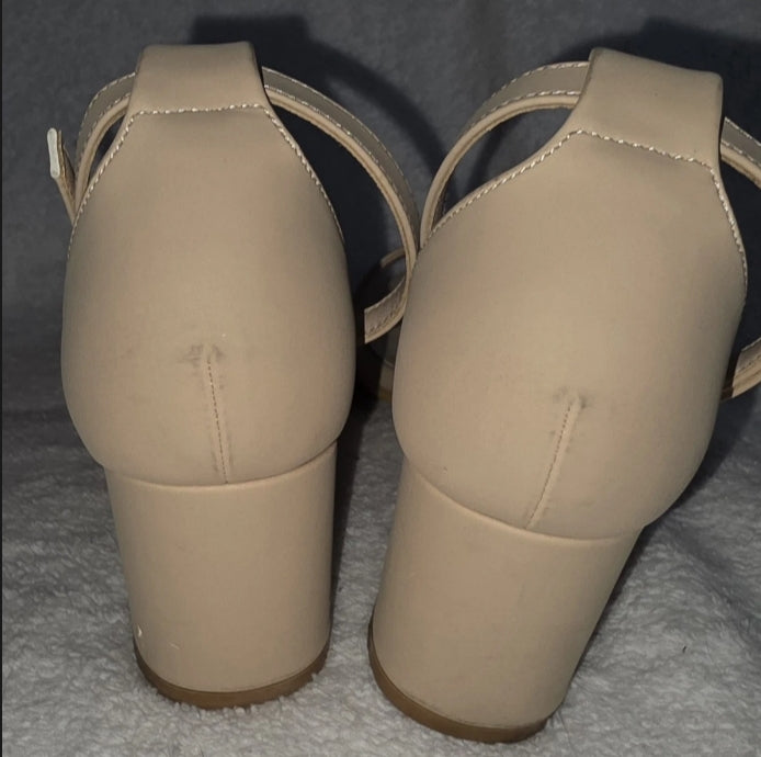 2riey Womens High Heel Open Toe Shoe Size 8 Beige 2" HeelUsed, excellent condition on top