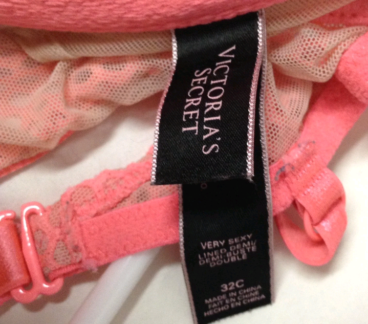 Victoria's Secret Womens 32C Bra Top Front Wire Undergarment Zip Adjustable straps.