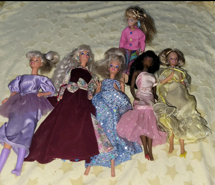 6 Vintage Barbie Dolls Mattel Various Years 1966 To 1987 Bendable Knees Clothes Skipper