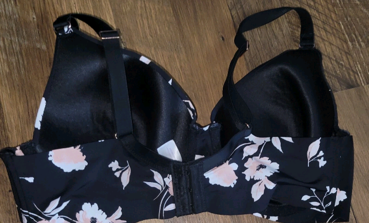 Treasures Intimates 38C Wire Floral Womens Bra Adjustable Straps