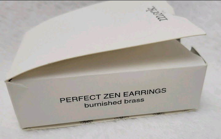 Avon Mark Perfect Zen Earrings Burnished Brass New In Box Original Packaging