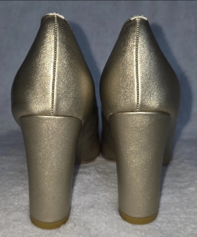 IDIFU Womens High Heel Shoe Size 8.5 4.5" Heel Shiny New