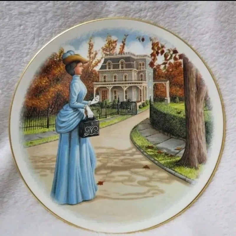 Vintage 1979 Avon Collector Plate #739 National Association Of Avon Clubs 8.5" Across.