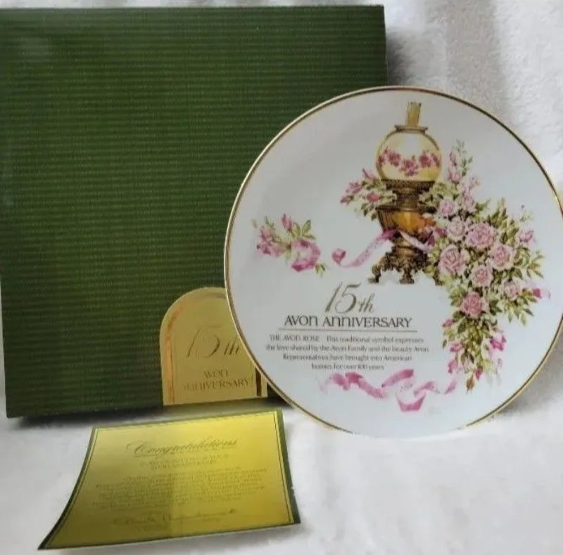 Vintage 1989 Avon Collector Plate 9" 22K Gold Trim 15th Anniversary The Avon Ros. New In Box.