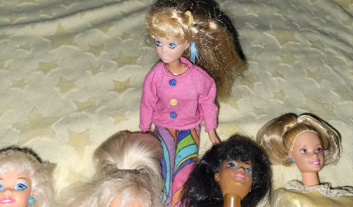 6 Vintage Barbie Dolls Mattel Various Years 1966 To 1987 Bendable Knees Clothes Skipper
