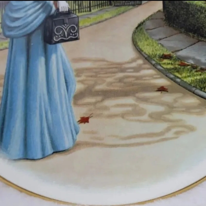 Vintage 1979 Avon Collector Plate #739 National Association Of Avon Clubs 8.5" Across.