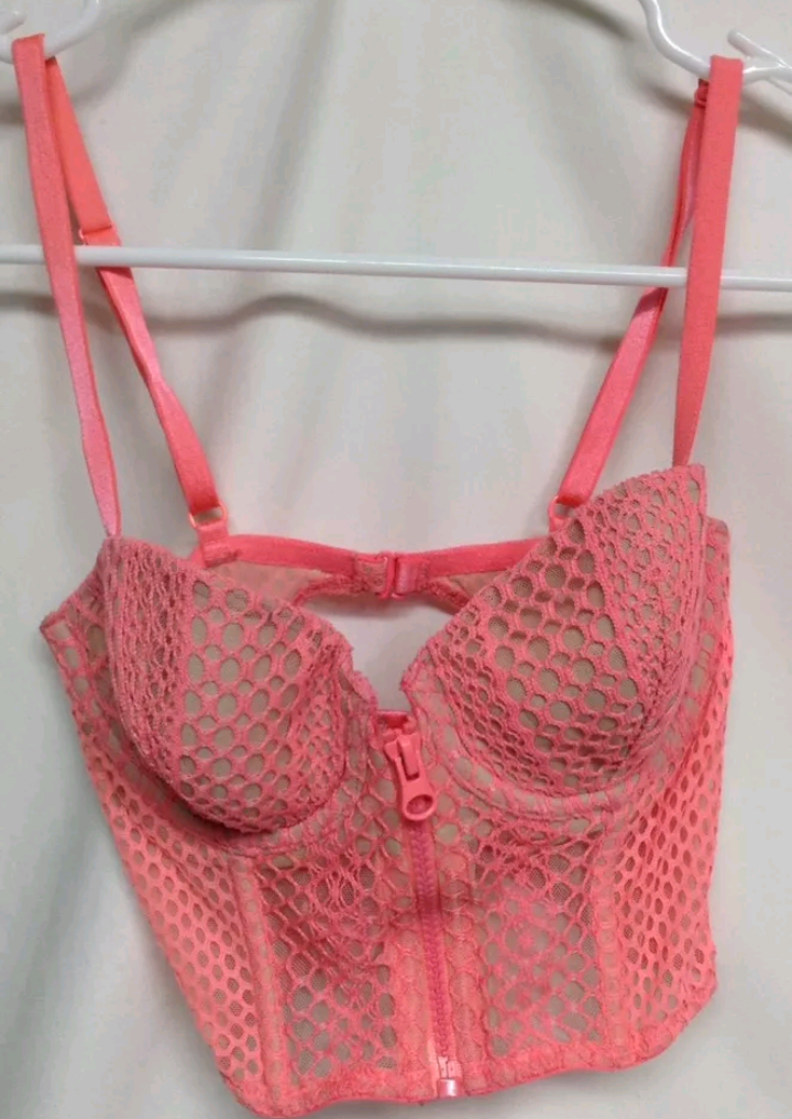 Victoria's Secret Womens 32C Bra Top Front Wire Undergarment Zip Adjustable straps.