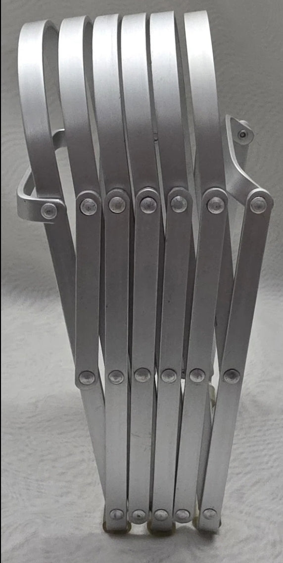 Expandable Store Display Rack With Adjustable Organizer For Books Magazines etc 3" to 32