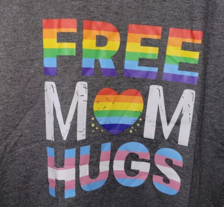 FREE MOM HUGS Womens T Shirt Small Size Short Sleeve Grey Multi Color Length 26