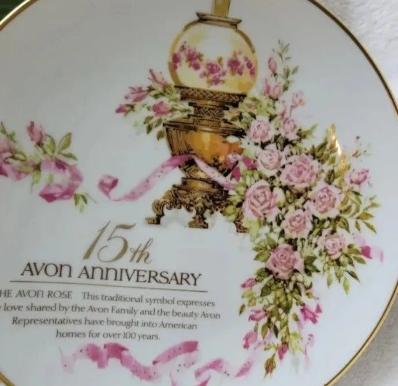 Vintage 1989 Avon Collector Plate 9" 22K Gold Trim 15th Anniversary The Avon Ros. New In Box.