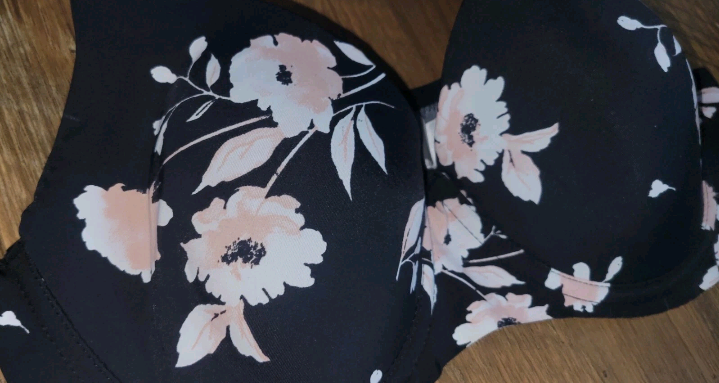 Treasures Intimates 38C Wire Floral Womens Bra Adjustable Straps