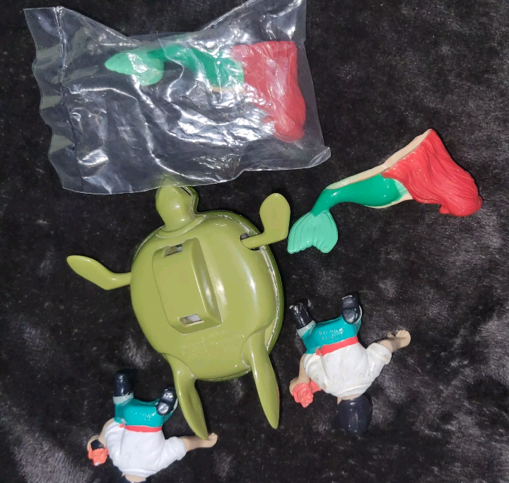 Vintage Disney Little Mermaid Toy Lot 2 Eric's 2 Ariel's Wind Up Sea Turtle