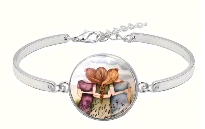 4 Piece Best Friends, Sister Jewelry Set 3 Girls Hugging - Necklace, Earrings, Bracelet.Brand New