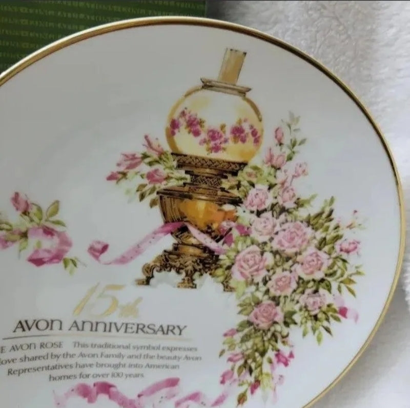 Vintage 1989 Avon Collector Plate 9" 22K Gold Trim 15th Anniversary The Avon Ros. New In Box.