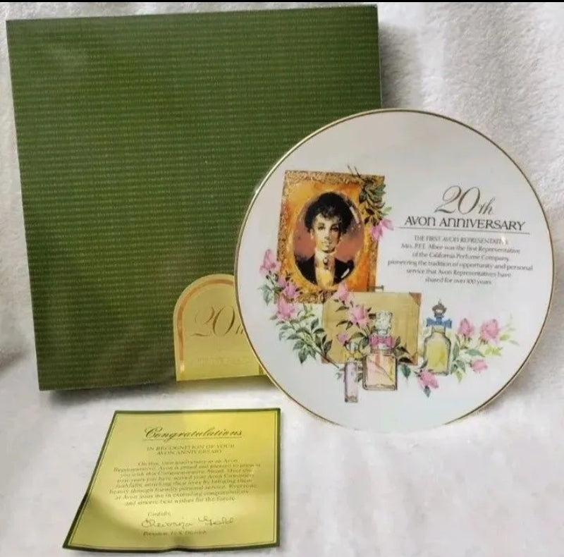 Vintage 1994 Avon Collector Plate 9" 22K Gold Trim 20th Anniversary New In Box