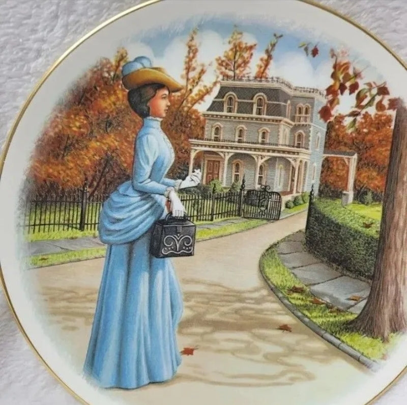 Vintage 1979 Avon Collector Plate #739 National Association Of Avon Clubs 8.5" Across.