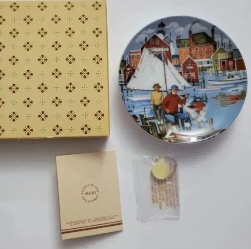 Vintage 1985 Avon American Portraits Collector Plate Collection THE EAST 4". New In Box