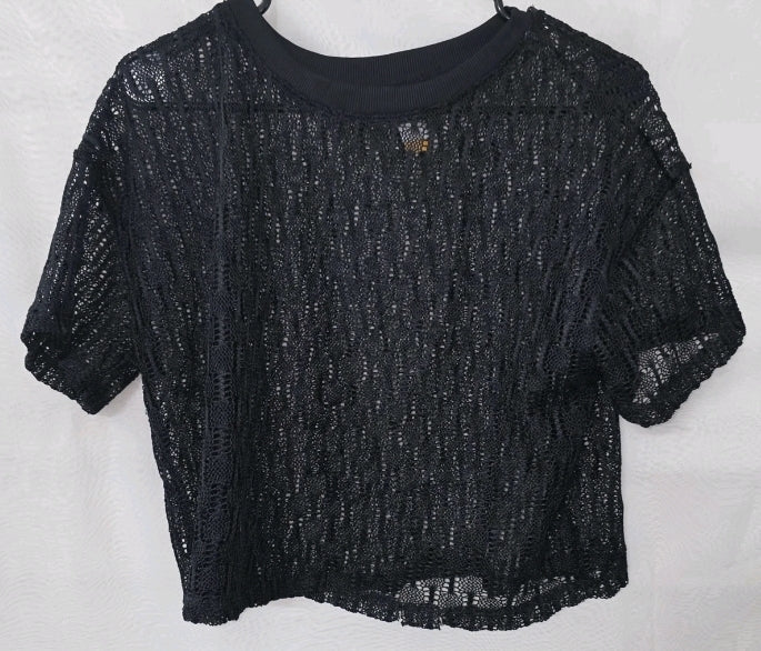 No Boundaries Womens Large 11-13 Swimsuit Top Cover Black Shirt Pit To Pit 22" Length 19". Excellent used condition