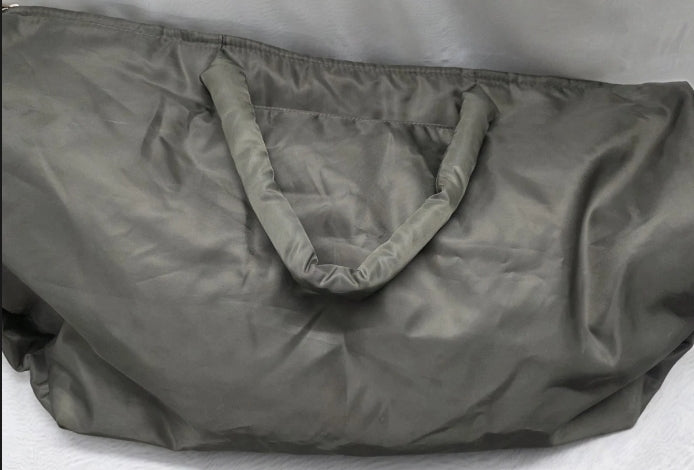 A New Day Green Duffel Bag Tote Zip Closure 15"×26" Inside Pockets. Excellent used condition