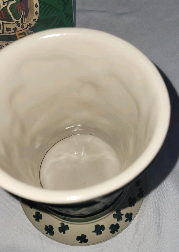 Vintage 1995 Tip O' The Hat Stein St Patrick's Day 5.5" Tall 4" Across Top. Certificate of Authenticity