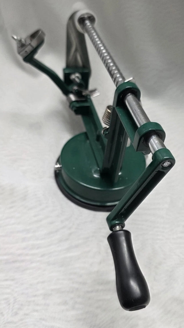 Apple Peeler Corer Slicer Suction Cup For Counter Top Hand Turn. Excellent used condition