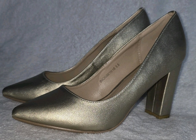 IDIFU Womens High Heel Shoe Size 8.5 4.5" Heel Shiny New
