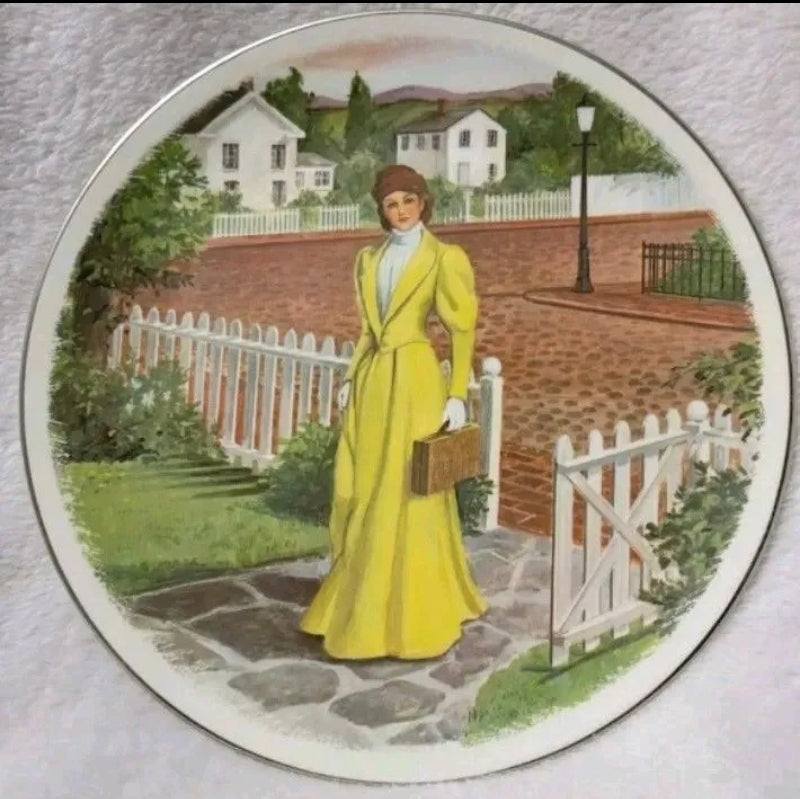 Vintage 1978 Avon Collector Plate 8.5" National Association Of Avon Club New.