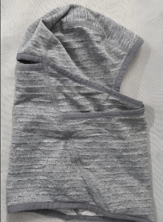 Nike One Size Head Wrap Cover Ponytail Hole In The Back Grey. Great For Winter