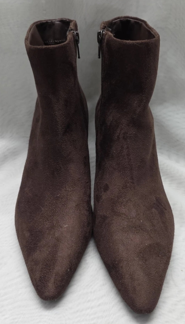 Universal Thread Womens Size 10 Brown Suede Boot Side Zip 2 3/4" Heel New Without Tags