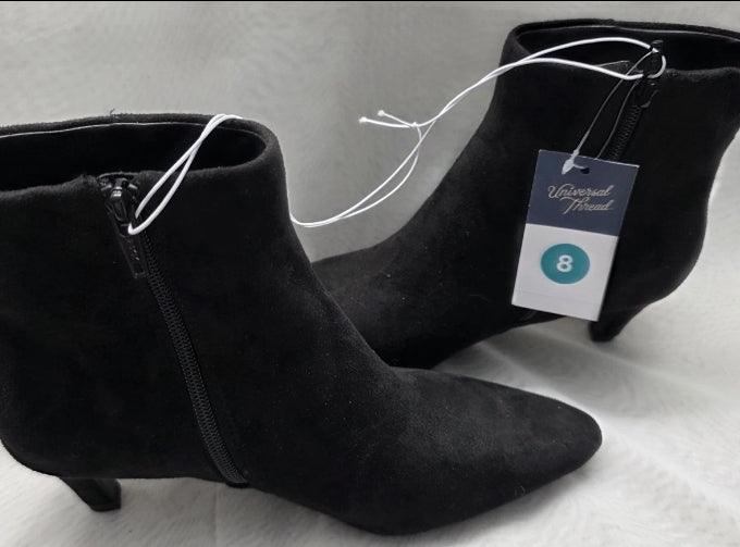 Universal Thread Womens Size 8 Black Taylor Suede Boot Side Zip 2 3/4" Heel New With Tags.