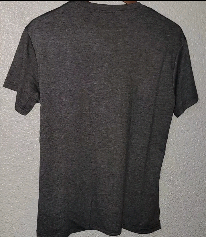 FREE MOM HUGS Womens T Shirt Small Size Short Sleeve Grey Multi Color Length 26