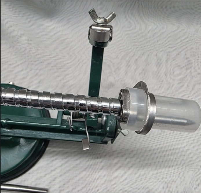 Apple Peeler Corer Slicer Suction Cup For Counter Top Hand Turn. Excellent used condition