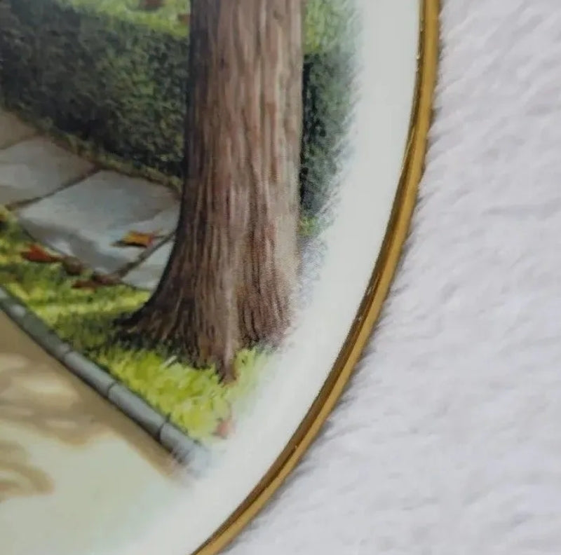 Vintage 1979 Avon Collector Plate #739 National Association Of Avon Clubs 8.5" Across.